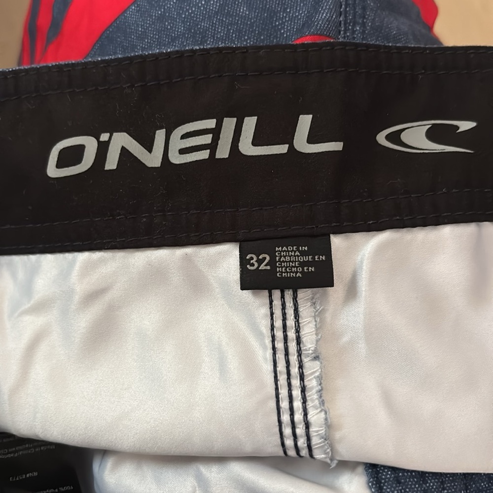 O’Neill Swim Trunks, size small (32) - Picture 3 of 4